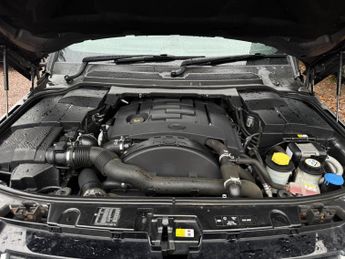 LAND ROVER DISCOVERY 4 3.0 SD V6 HSE Luxury