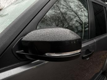 LAND ROVER DISCOVERY 4 3.0 SD V6 HSE Luxury