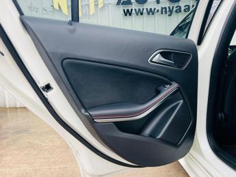 MERCEDES-BENZ A CLASS 2.1 A200d AMG Line (Premium) 7G-DCT Euro 6 (s/s) 5dr