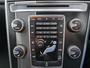 VOLVO XC60 2.4 R-Design Nav D4 AWD