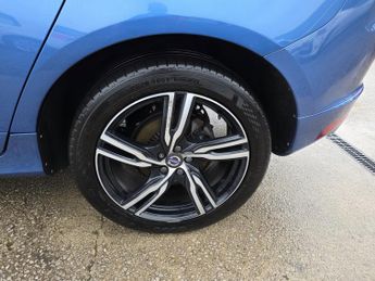 VOLVO XC60 2.4 R-Design Nav D4 AWD