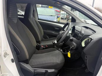 PEUGEOT 108 1.0 Collection Euro 6 (s/s) 5dr