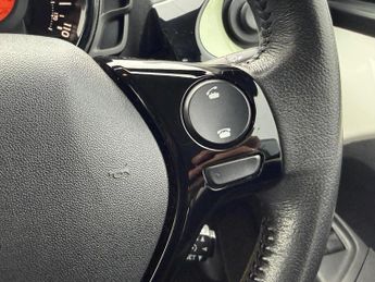 PEUGEOT 108 1.0 Collection Euro 6 (s/s) 5dr