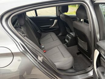 BMW 1 SERIES 1.5 118i SE Business
