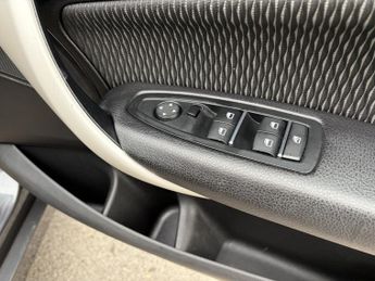 BMW 1 SERIES 1.5 118i SE Business