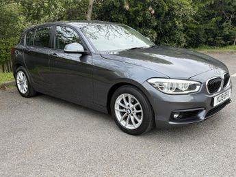 BMW 1 SERIES 1.5 118i SE Business