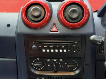 PEUGEOT 1007 1.6 16v Dolce