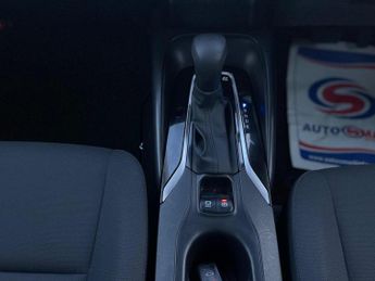TOYOTA COROLLA 1.8 VVT-h Design CVT Euro 6 (s/s) 4dr