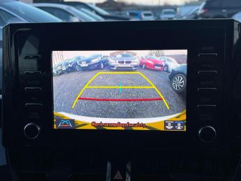 TOYOTA COROLLA 1.8 VVT-h Design CVT Euro 6 (s/s) 4dr