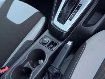 FORD FOCUS 1.6 Zetec Powershift Euro 5 5dr