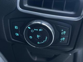 FORD FOCUS 1.6 Zetec Powershift Euro 5 5dr