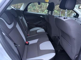FORD FOCUS 1.6 Zetec Powershift Euro 5 5dr