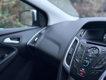 FORD FOCUS 1.6 Zetec Powershift Euro 5 5dr