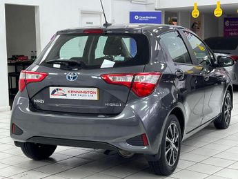 TOYOTA YARIS 1.5 VVT-h Icon Tech E-CVT Euro 6 (s/s) 5dr