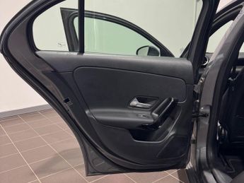 MERCEDES-BENZ A CLASS 1.5 A180d SE 7G-DCT Euro 6 (s/s) 5dr