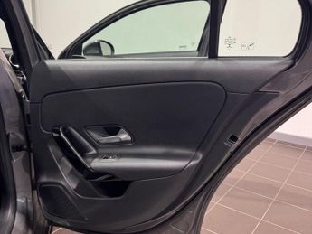 MERCEDES-BENZ A CLASS 1.5 A180d SE 7G-DCT Euro 6 (s/s) 5dr