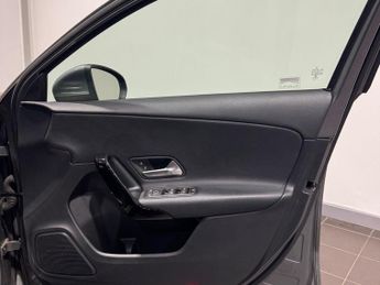 MERCEDES-BENZ A CLASS 1.5 A180d SE 7G-DCT Euro 6 (s/s) 5dr