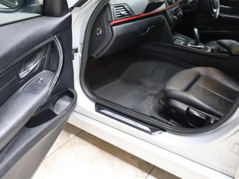 BMW 3 SERIES 2.0 320d Sport Touring Auto xDrive Euro 5 (s/s) 5dr