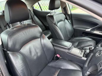 LEXUS IS 2.2 220TD SE-I 4dr