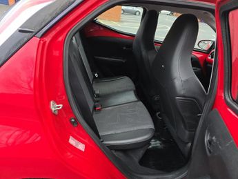 TOYOTA AYGO 1.0 VVT-i x-pression