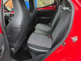 TOYOTA AYGO 1.0 VVT-i x-pression