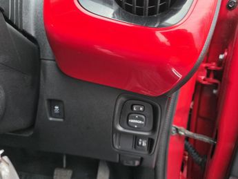 TOYOTA AYGO 1.0 VVT-i x-pression