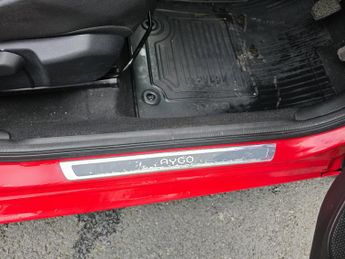 TOYOTA AYGO 1.0 VVT-i x-pression