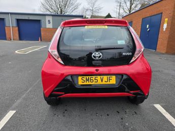 TOYOTA AYGO 1.0 VVT-i x-pression