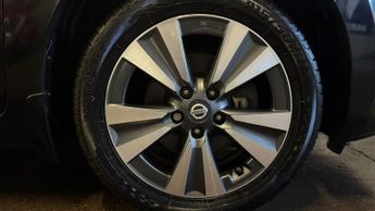 NISSAN LEAF 24kWh Tekna Electric Automatic Black 5dr LOW TAX+LEATHER+SATNAV