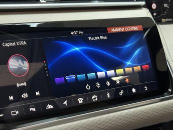 LAND ROVER RANGE ROVER VELAR 2.0 D240 R-Dynamic SE