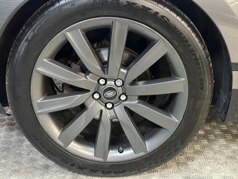 LAND ROVER RANGE ROVER VELAR 2.0 D240 R-Dynamic SE