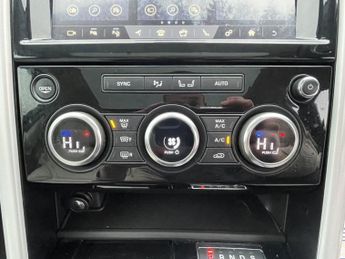 LAND ROVER DISCOVERY 3.0 SD V6 HSE