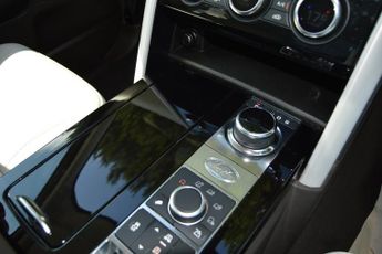 LAND ROVER DISCOVERY 3.0 SD V6 HSE