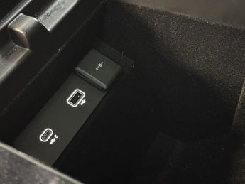 LAND ROVER RANGE ROVER EVOQUE 1.5 P300e 12.2kWh R-Dynamic SE