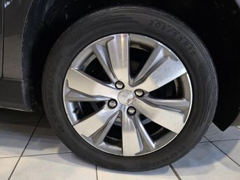 PEUGEOT 2008 1.6 e-HDi Allure (MB)