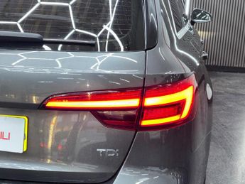 AUDI A4 AVANT 2.0 TDI ultra S line S Tronic Euro 6 (s/s) 5dr