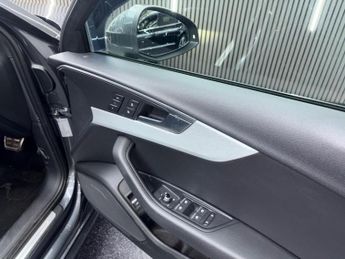 AUDI A4 AVANT 2.0 TDI ultra S line S Tronic Euro 6 (s/s) 5dr