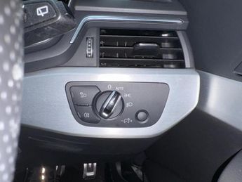 AUDI A4 AVANT 2.0 TDI ultra S line S Tronic Euro 6 (s/s) 5dr