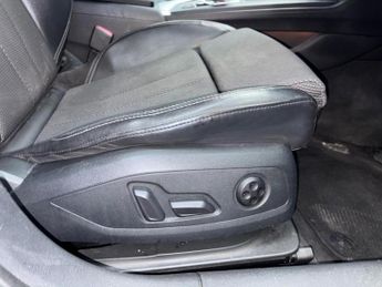 AUDI A4 AVANT 2.0 TDI ultra S line S Tronic Euro 6 (s/s) 5dr