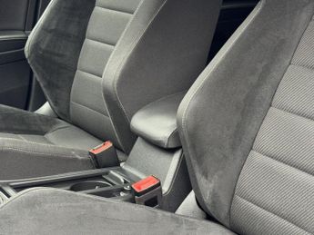 VOLKSWAGEN GOLF 2.0 TSI R