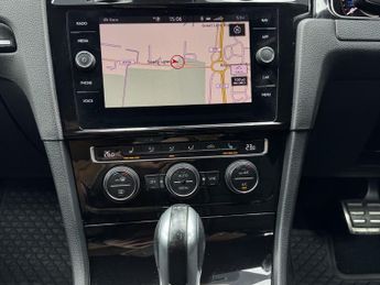 VOLKSWAGEN GOLF 2.0 TSI R