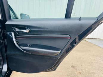 BMW 1 SERIES 2.0 120d Sport Auto Euro 5 (s/s) 5dr