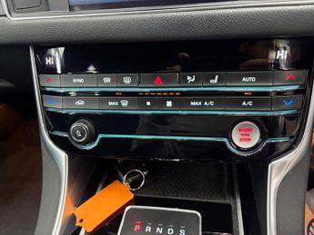 JAGUAR XF 2.0i R-Sport Auto Euro 6 (s/s) 4dr