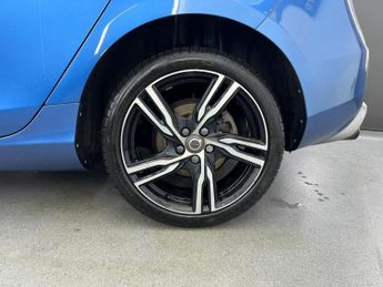VOLVO V40 1.5 T2 R-Design Auto Euro 6 (s/s) 5dr