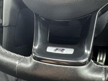 VOLKSWAGEN GOLF 2.0 TSI R