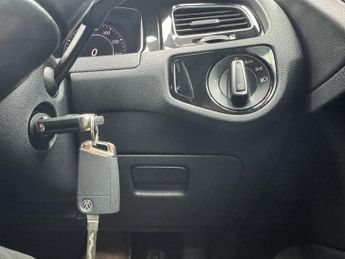 VOLKSWAGEN GOLF 2.0 TSI R