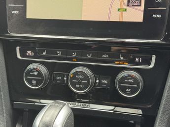 VOLKSWAGEN GOLF 2.0 TSI R