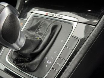 VOLKSWAGEN GOLF 2.0 TSI R