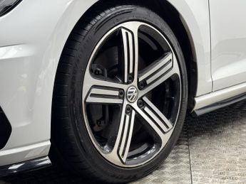 VOLKSWAGEN GOLF 2.0 TSI R