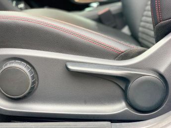 MERCEDES-BENZ CLA 2.1 CLA200d AMG Sport Coupe 7G-DCT Euro 6 (s/s) 4dr